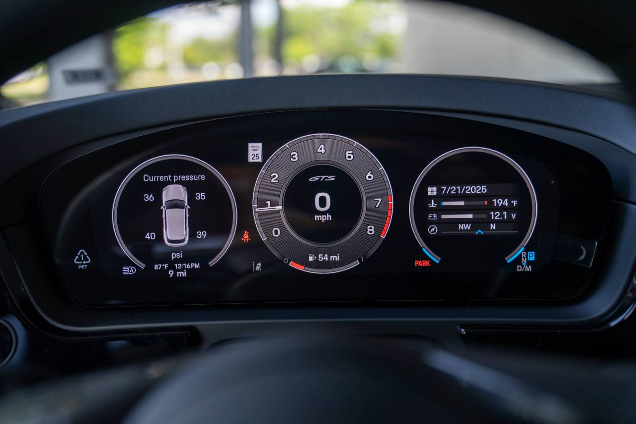 2025 Porsche Cayenne GTS photo 17