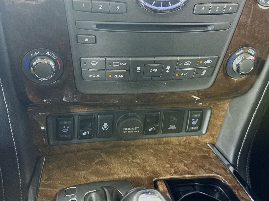 2015 Infiniti QX80 photo 14