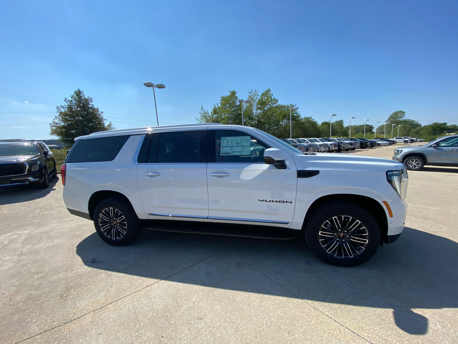 2026 Gmc Yukon XL photo 4