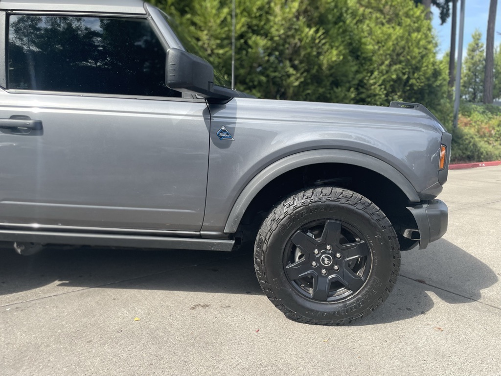 2023 Ford Bronco Black Diamond photo 2