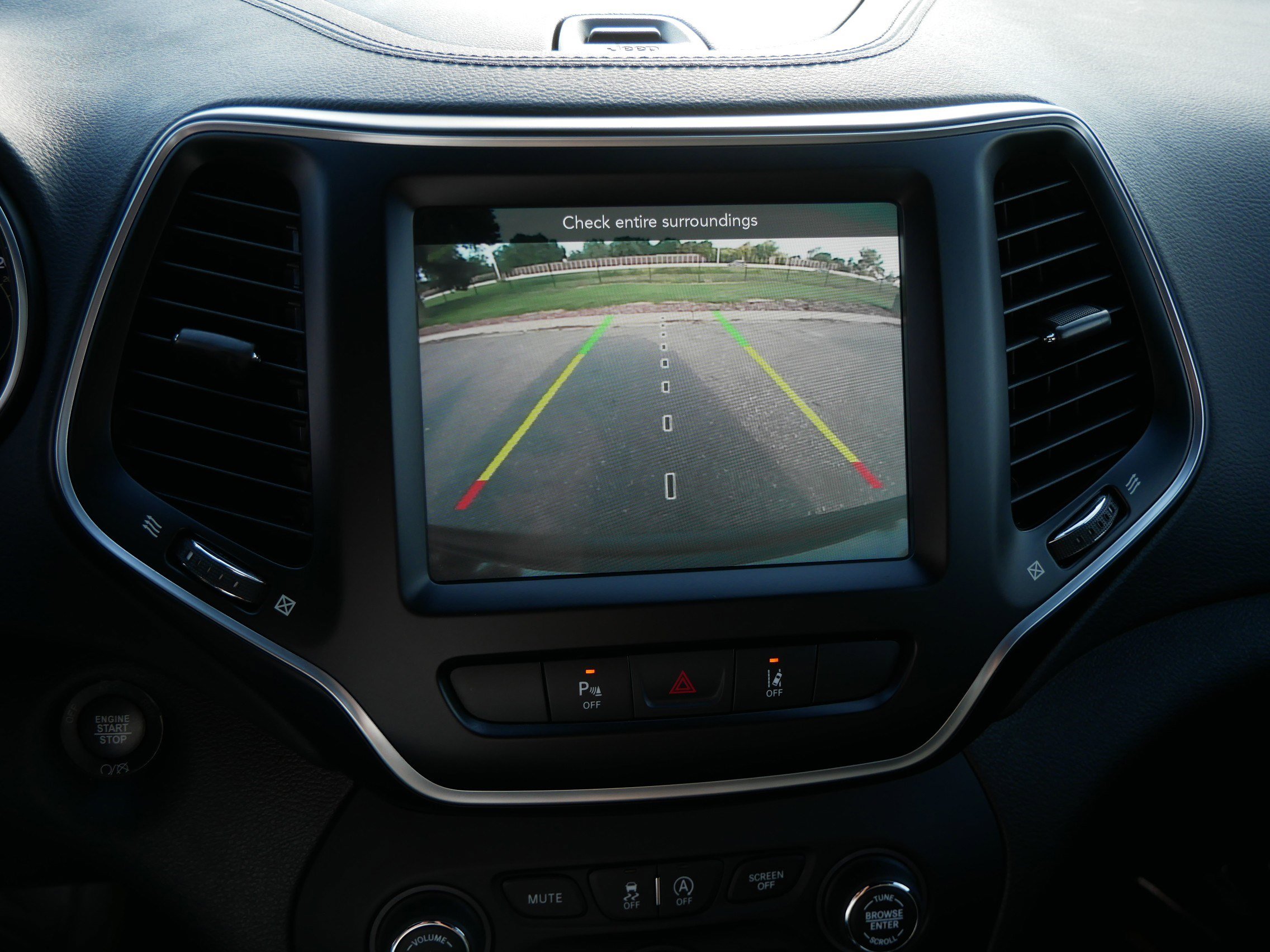 2021 Jeep Cherokee Altitude Latitude Lux photo 28