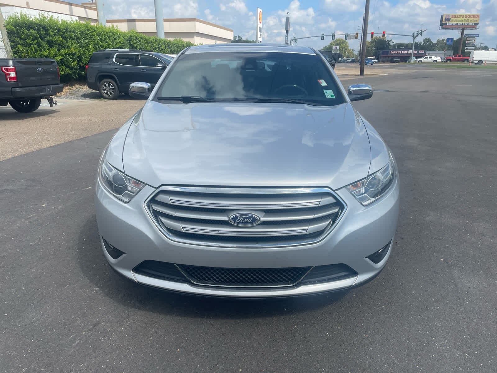 2017 Ford Taurus Limited photo 3