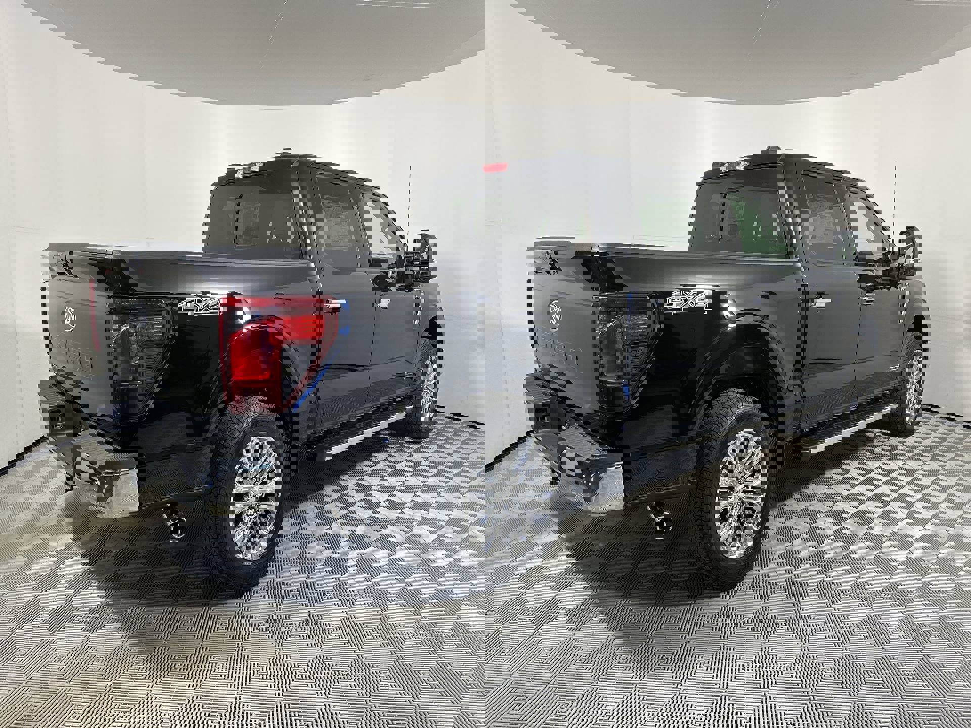 2025 Ford F-150 XLT photo 6