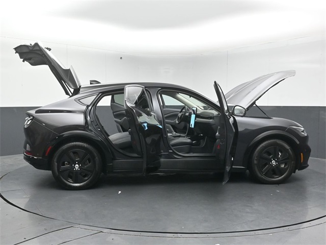 2022 FORD MUSTANG MACH-E - Image 56