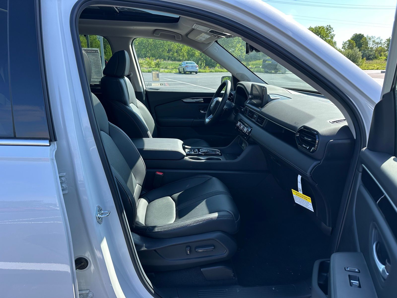 2025 Honda Pilot Touring photo 21