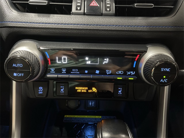 2019 Toyota RAV4 Hybrid XSE photo 19