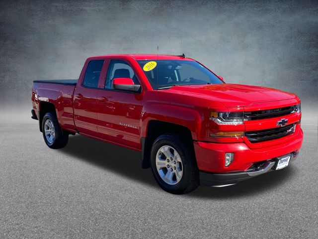 2016 Chevrolet Silverado 1500 LT photo 3