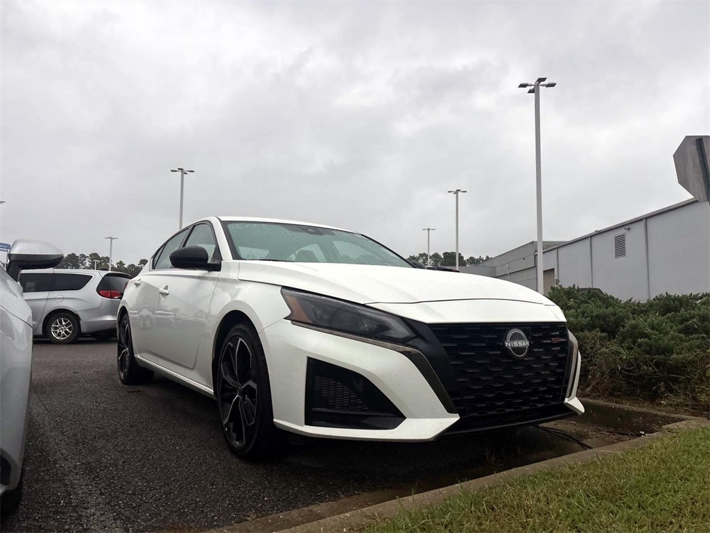 2024 Nissan Altima SR