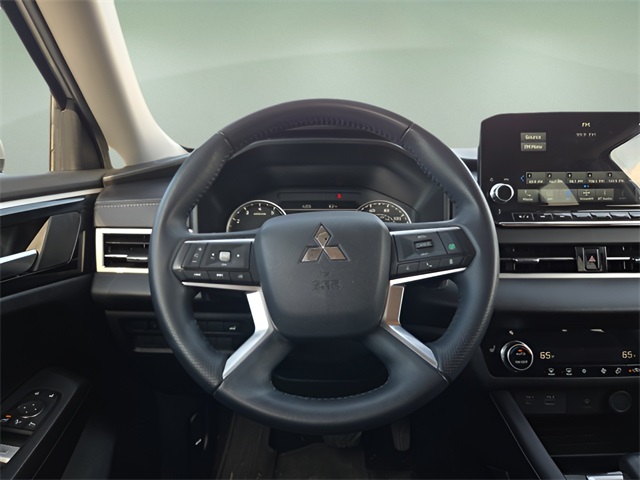 2024 Mitsubishi Outlander SE photo 12