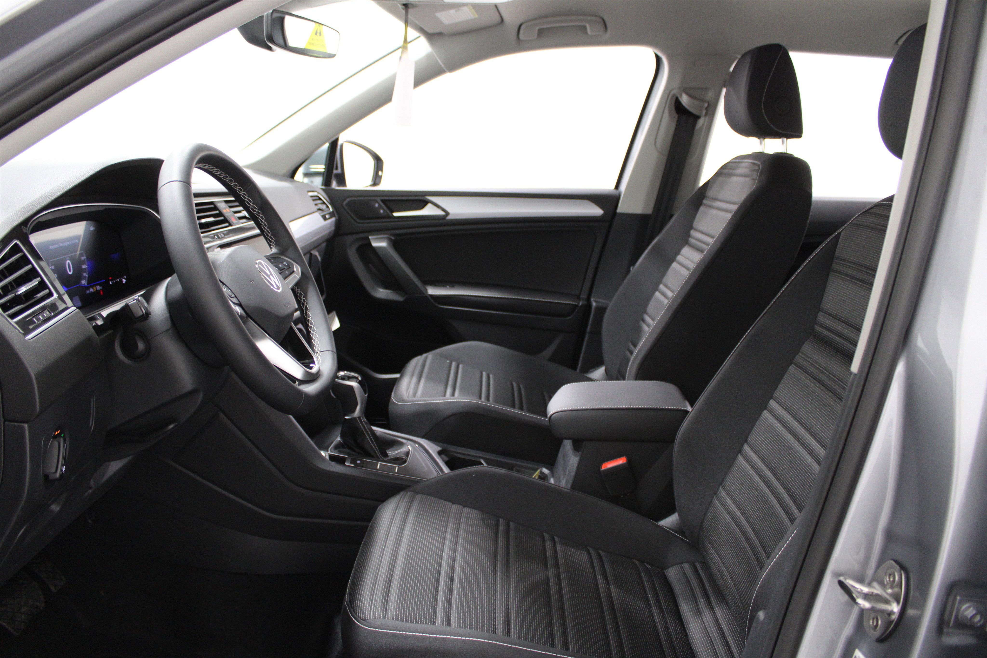 2024 Volkswagen Tiguan S photo 5