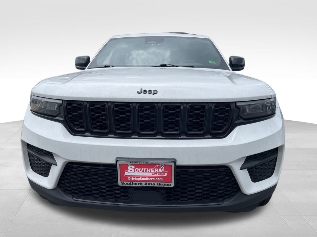 2025 Jeep Grand Cherokee Altitude X photo 4