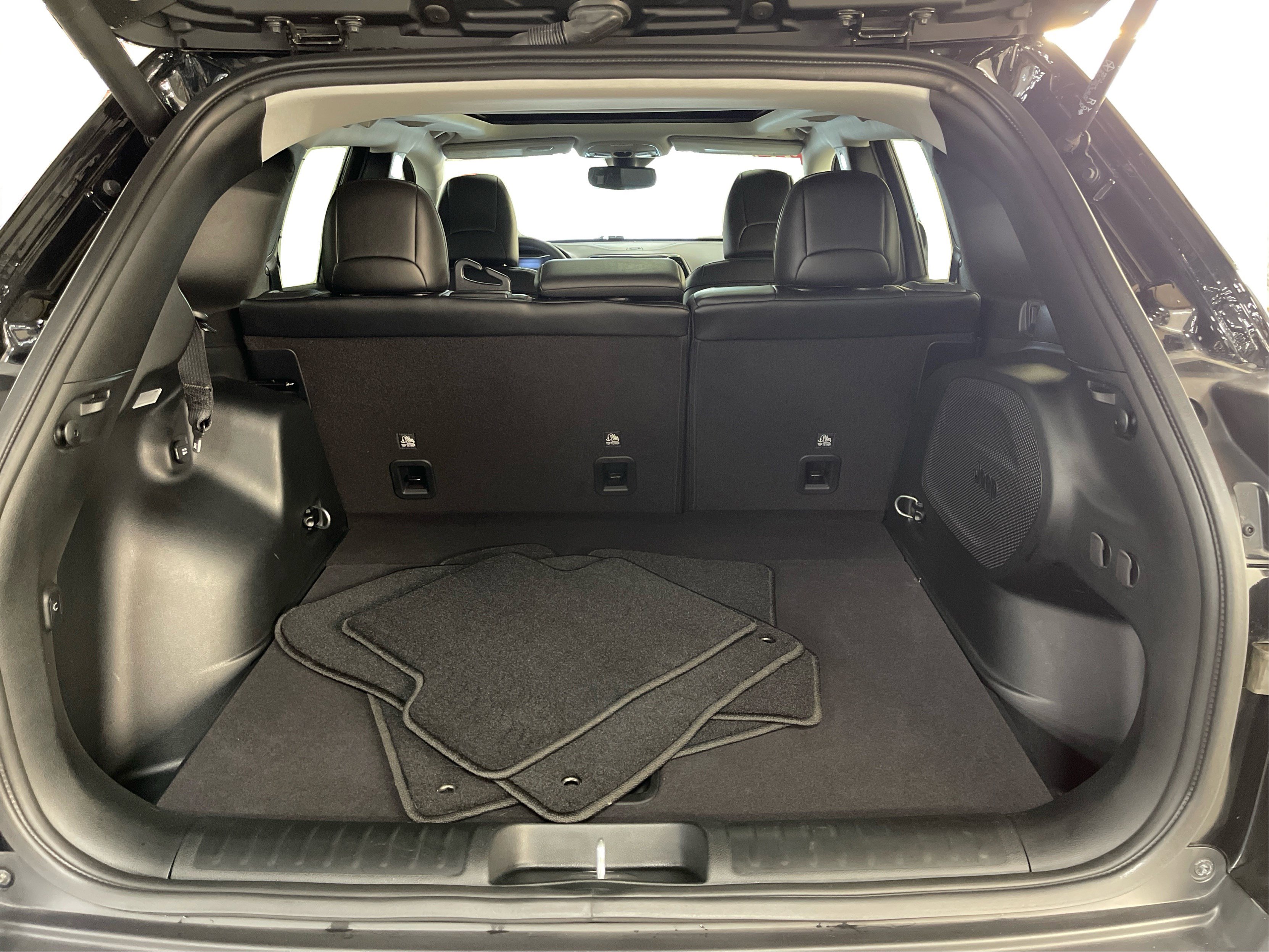 2022 Jeep Cherokee Limited photo 17