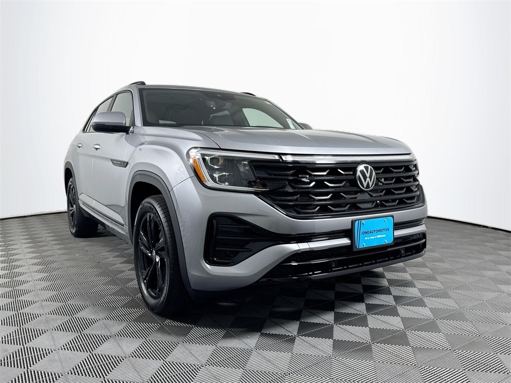 2025 Volkswagen Atlas Cross Sport SEL R-Line photo 3
