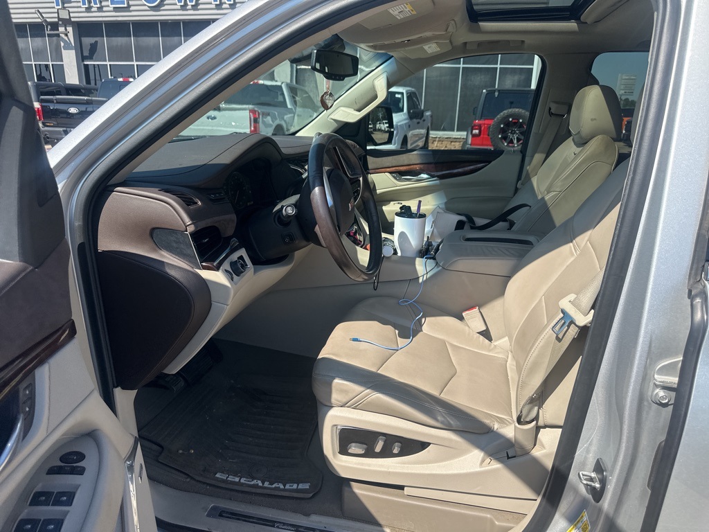 2015 Cadillac Escalade ESV Luxury photo 5