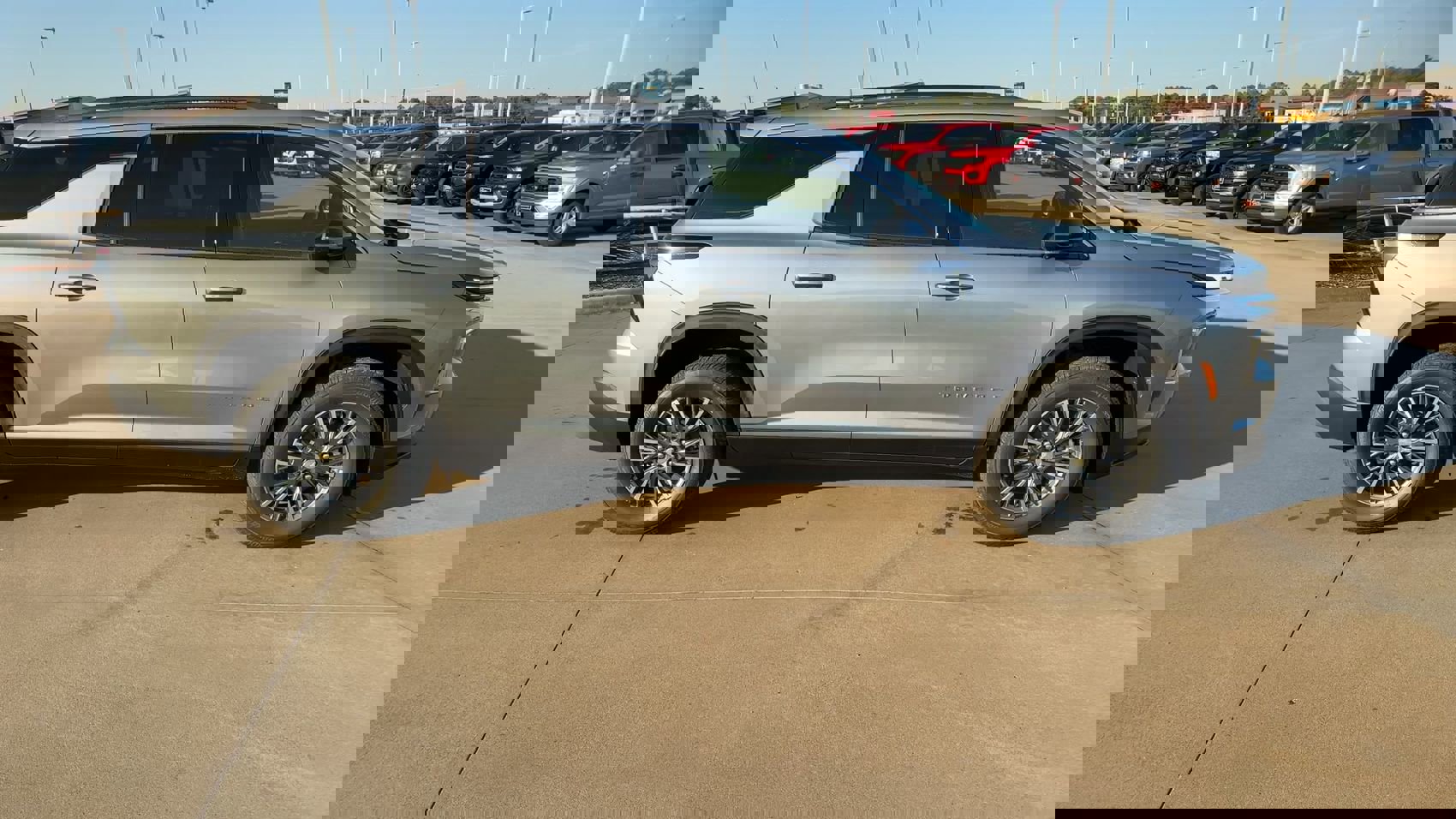 2026 Chevrolet Traverse photo 2