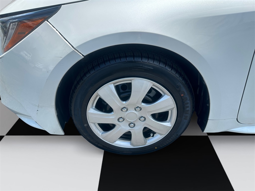2022 Toyota Corolla LE photo 14