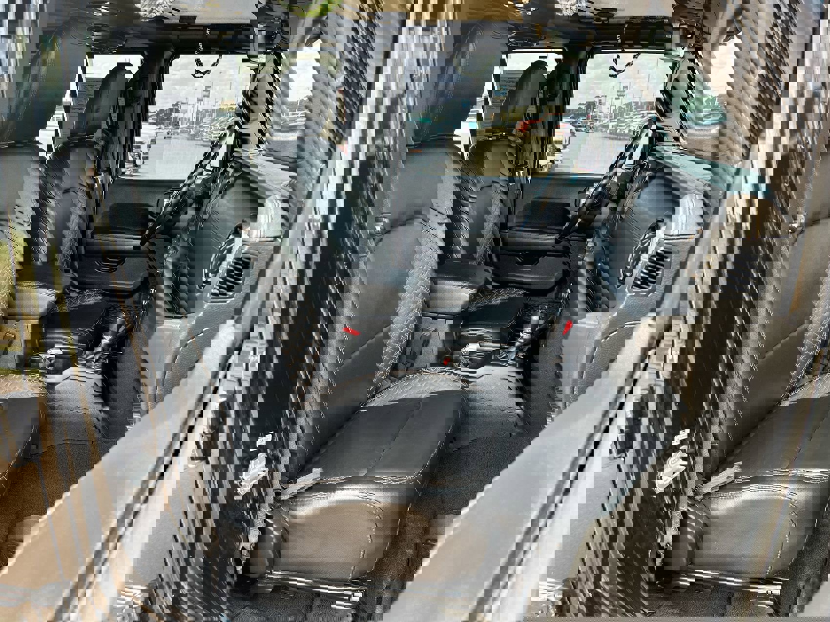 2020 Jeep Wrangler Unlimited Sahara High Altitude photo 24