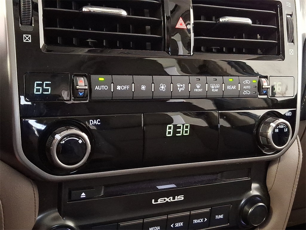2023 Lexus GX 460 photo 16