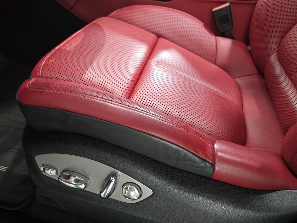 2023 Porsche Macan T photo 22
