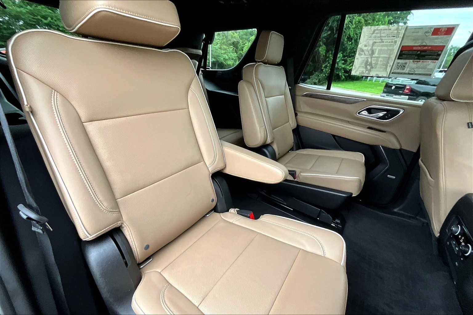 2021 Chevrolet Tahoe Premier photo 19