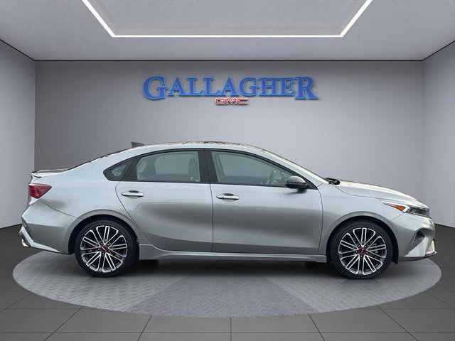 2022 Kia Forte GT photo 3