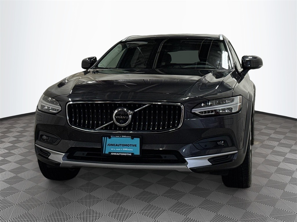 2023 Volvo V90 Cross Country Plus's photo
