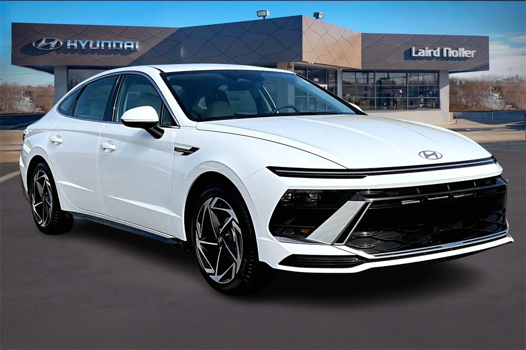 2026 Hyundai Sonata SEL Sport photo 2