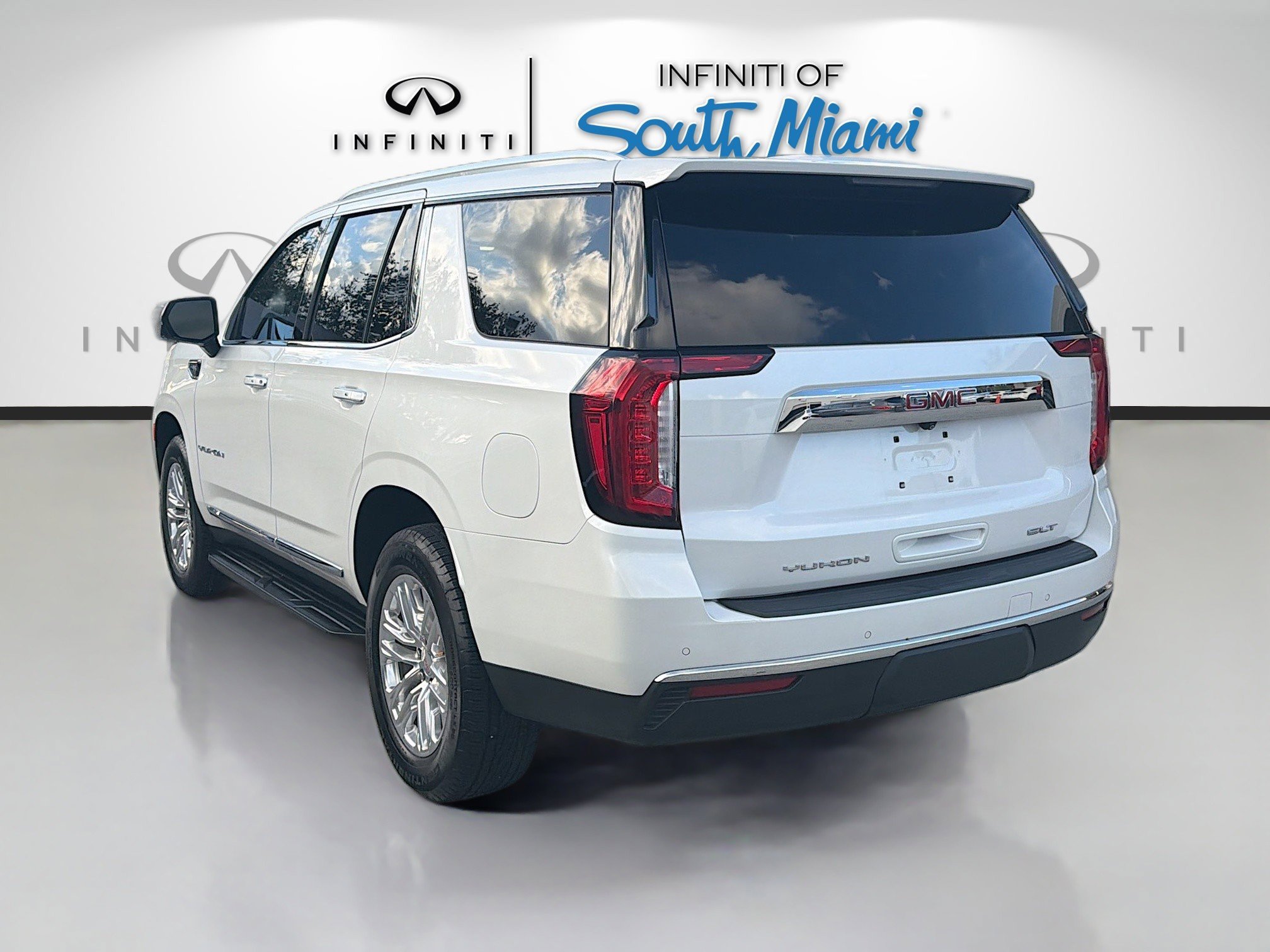 2022 Gmc Yukon SLT photo 2