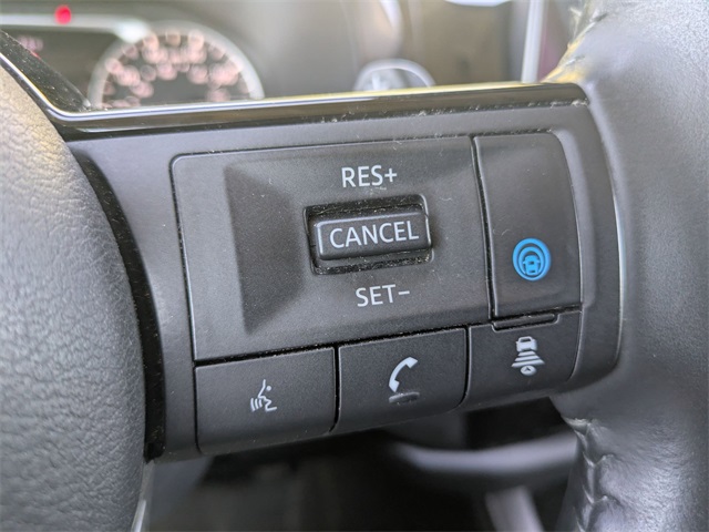 2022 Nissan Pathfinder SV photo 14
