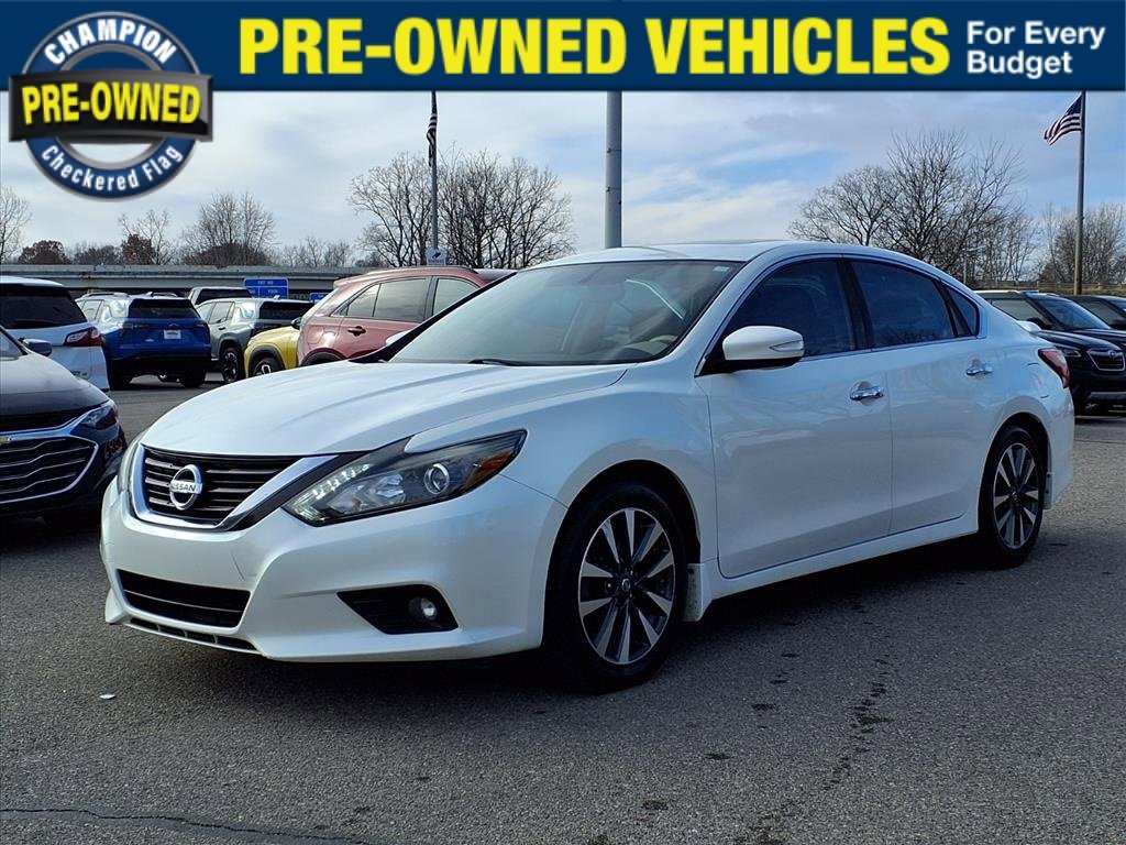 2016 Nissan Altima SL's photo