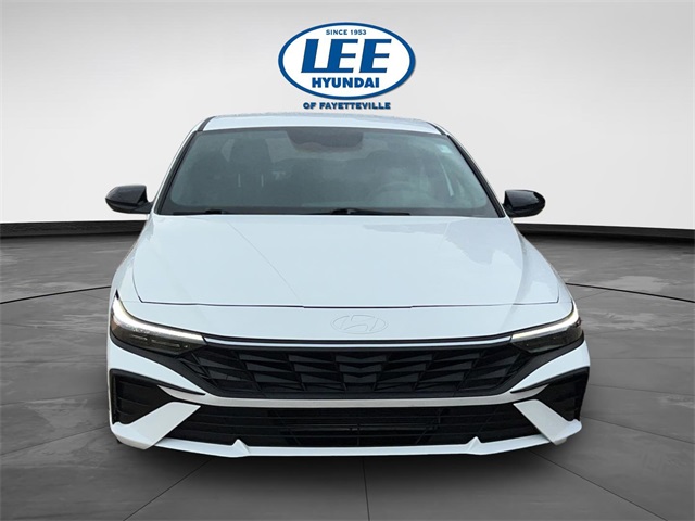 2025 Hyundai Elantra SEL Sport photo 2