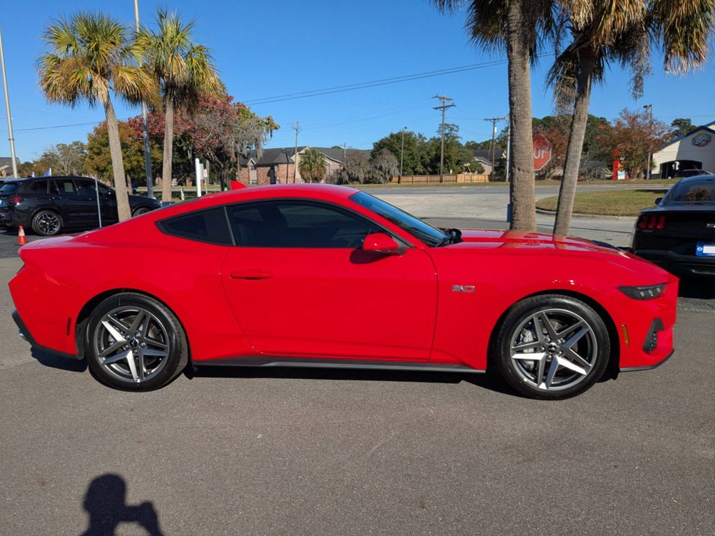 2025 Ford Mustang GT Premium photo 3