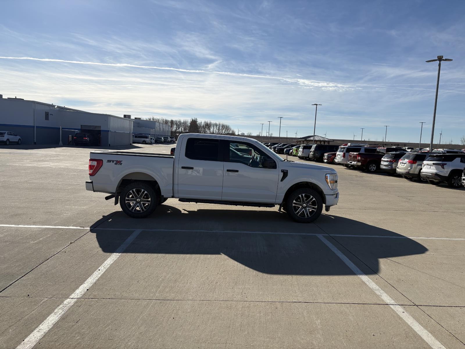 2022 Ford F-150 XL photo 4