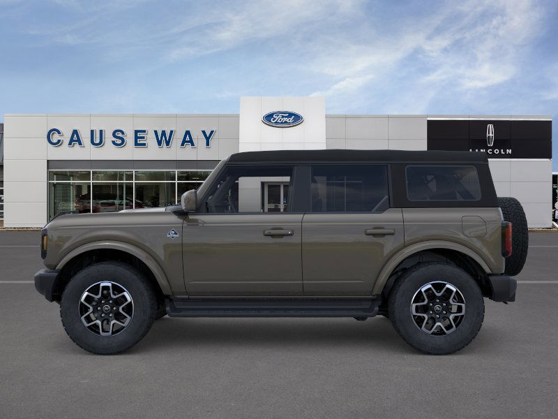 2025 Ford Bronco Outer Banks photo 3