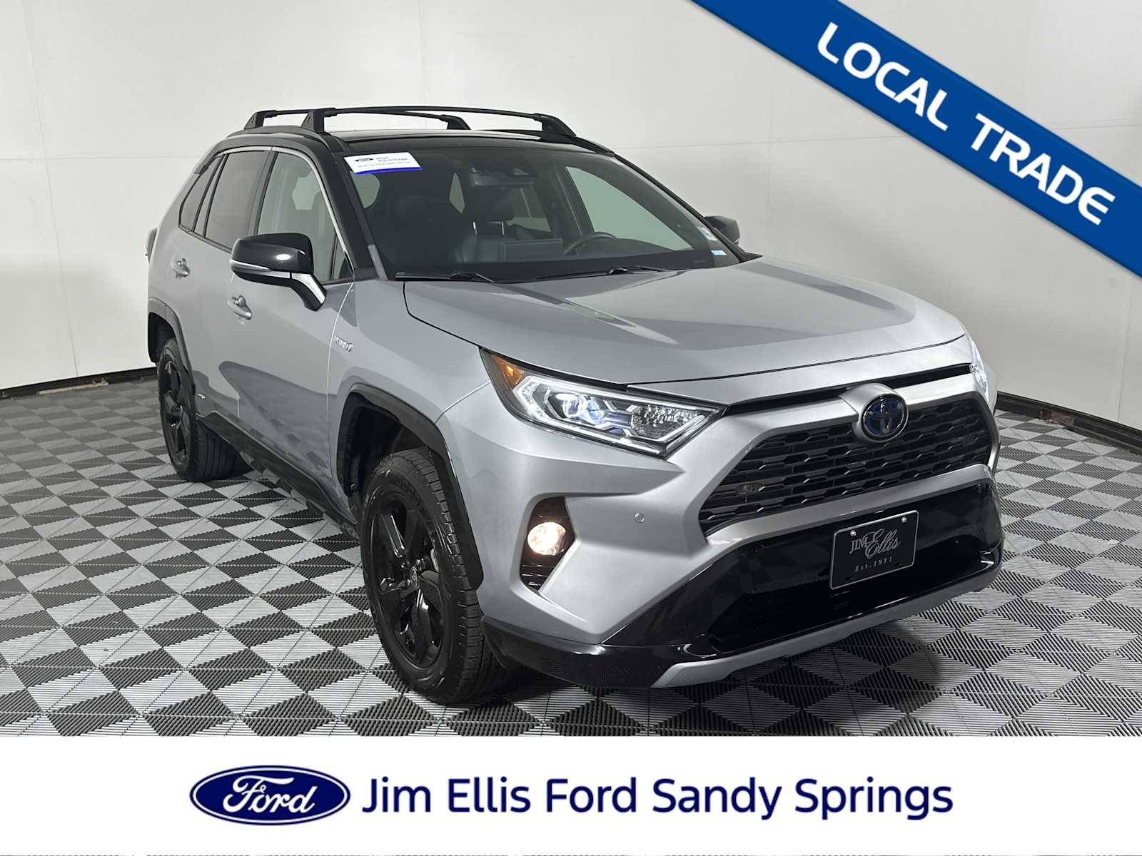 2021 Toyota RAV4 XSE's photo