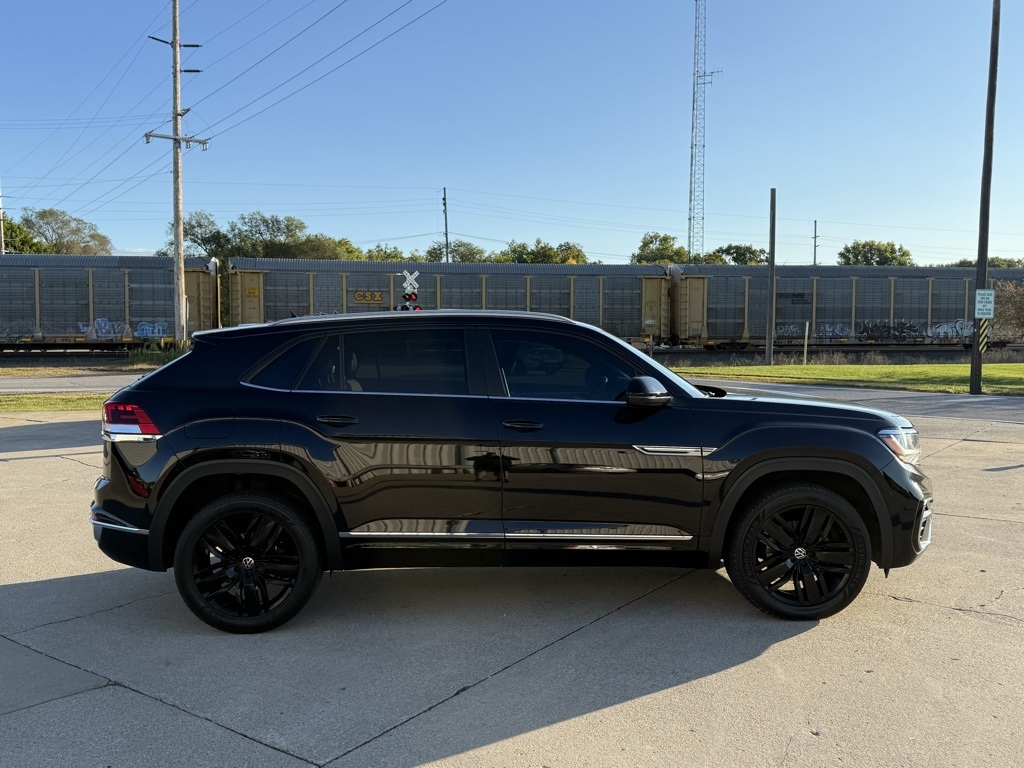 2021 Volkswagen Atlas Cross Sport V6 SE Technology R-Line photo 7