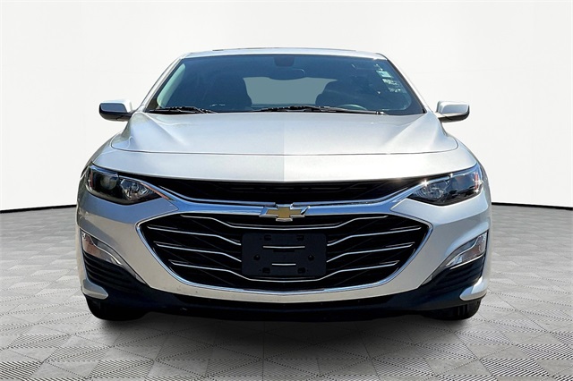 2022 Chevrolet Malibu 1LT photo 2