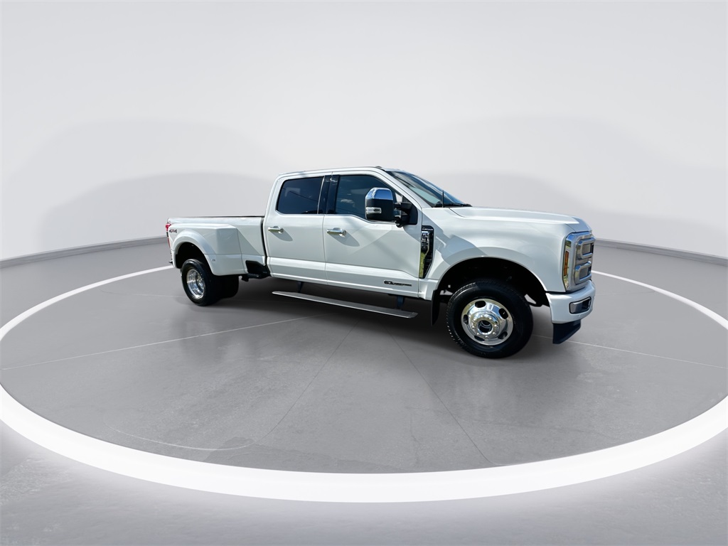 2024 Ford F-350 Platinum photo 2