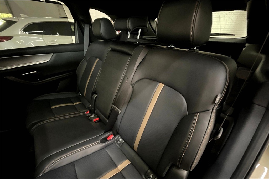 2025 MAZDA CX-70 - Image 9