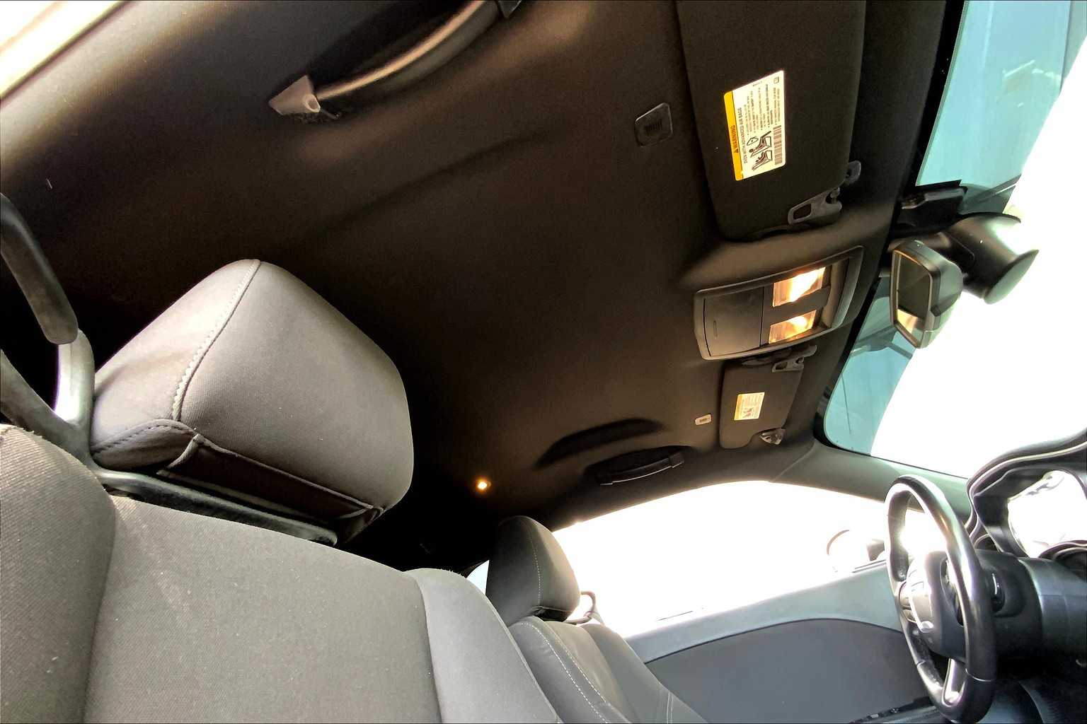 2020 Dodge Challenger SXT photo 13