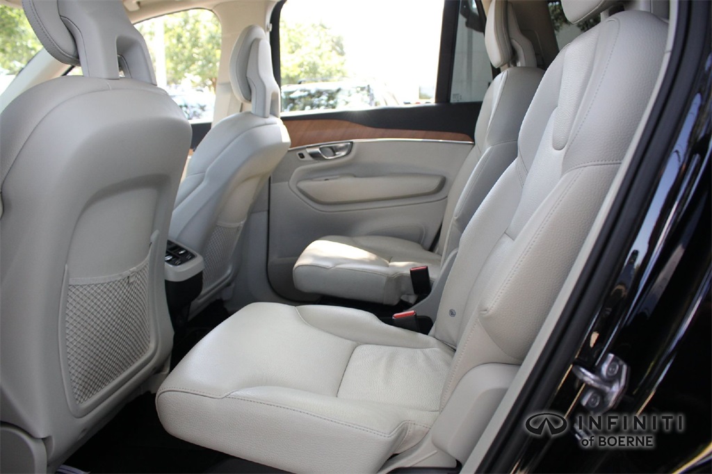 2022 Volvo XC90 Momentum photo 20