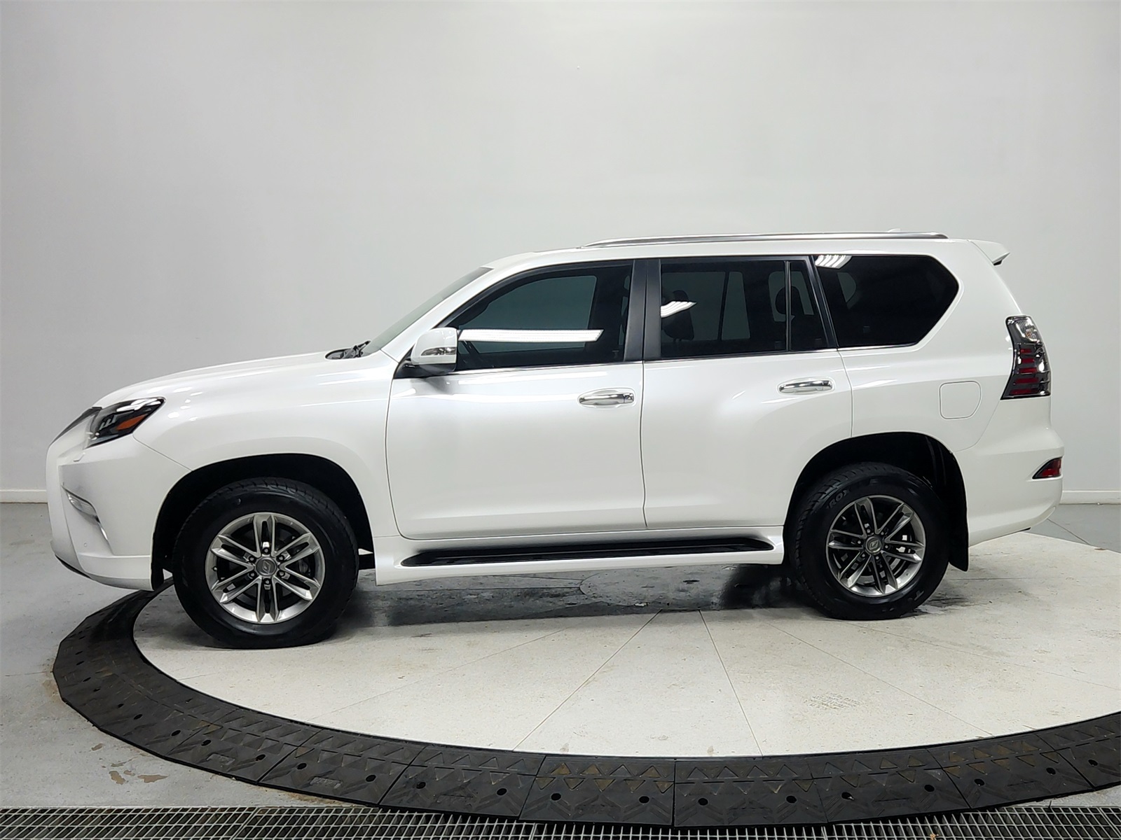 2022 Lexus GX 460 photo 3