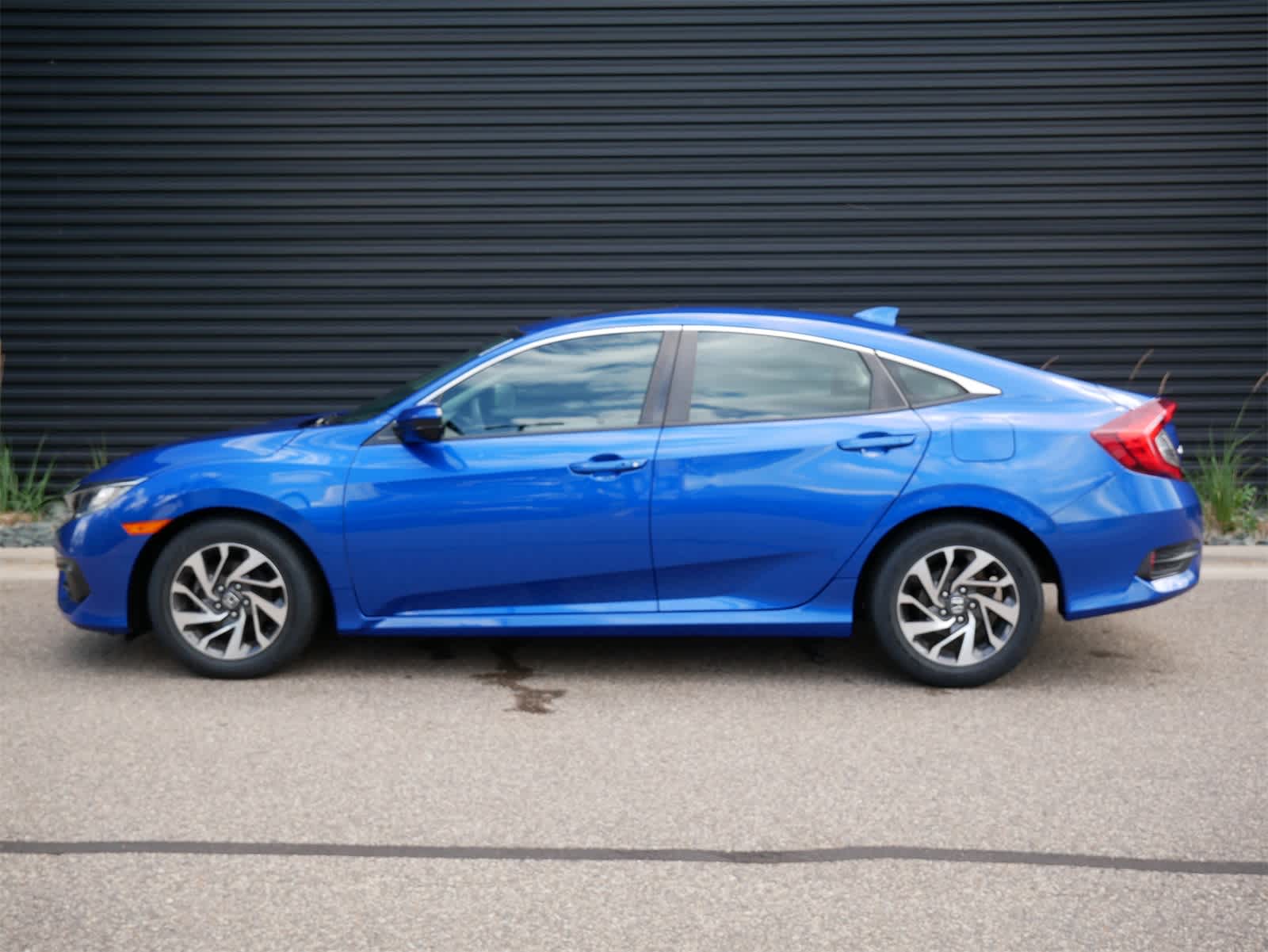 Used 2017 Honda Civic EX with VIN 19XFC2F74HE081282 for sale in Saint Paul, Minnesota