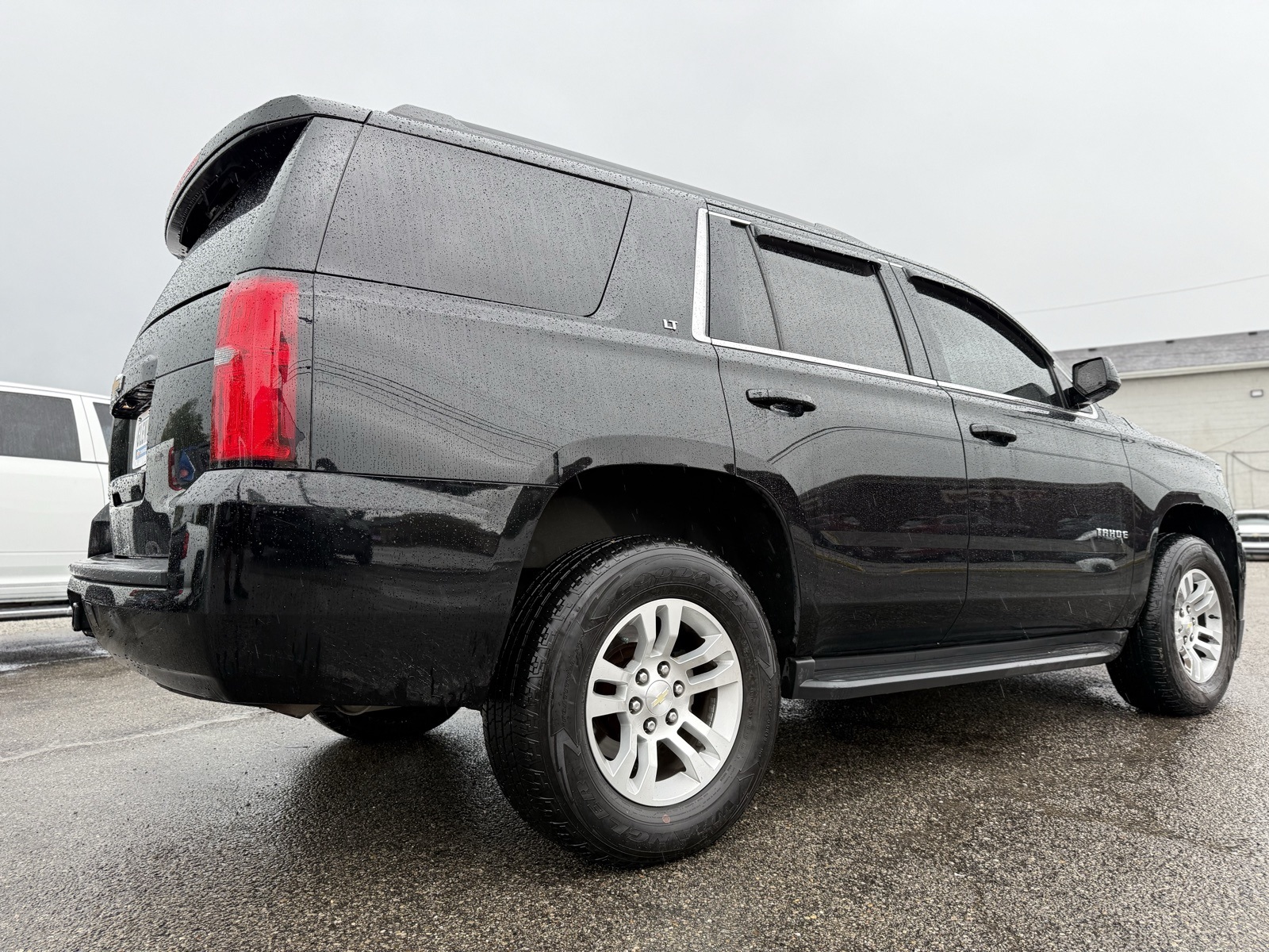 2017 Chevrolet Tahoe LT photo 4