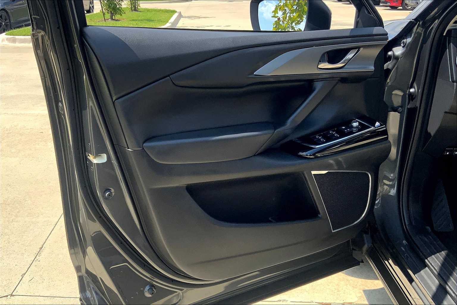 2022 Mazda CX-9 Touring photo 23