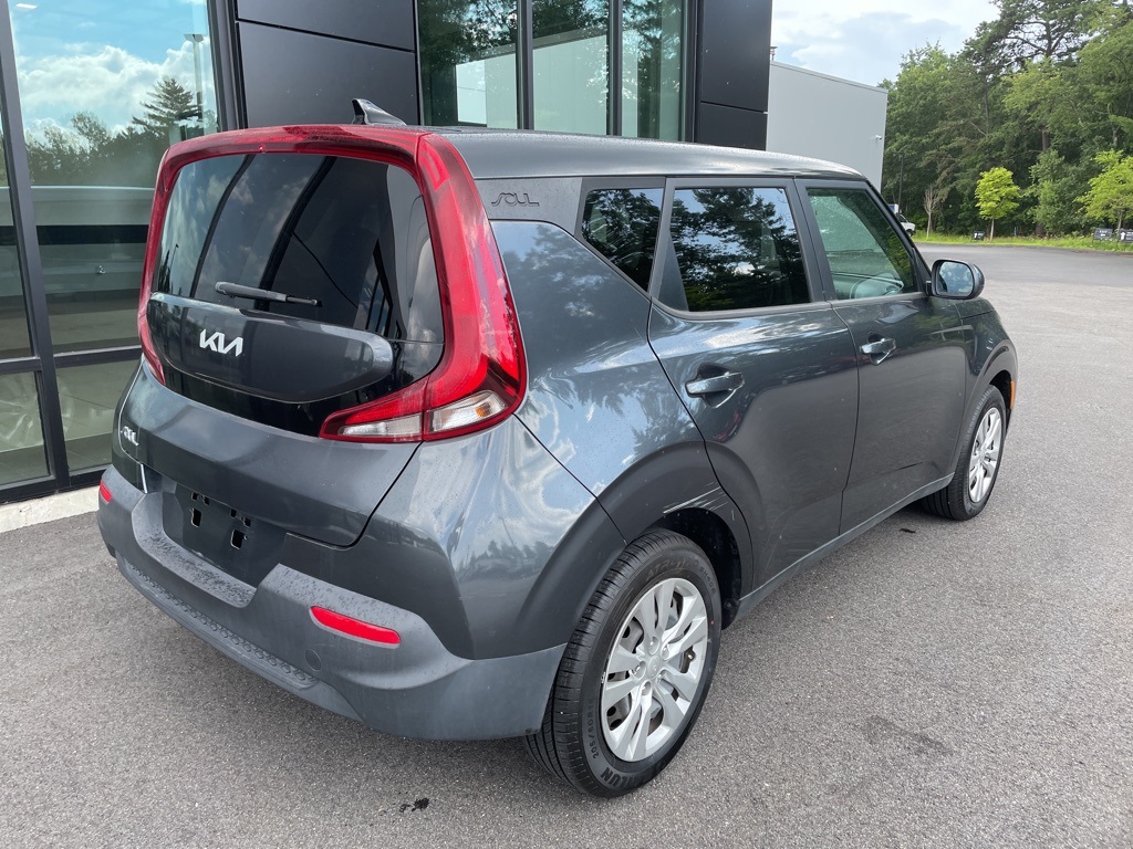2022 Kia Soul LX photo 3
