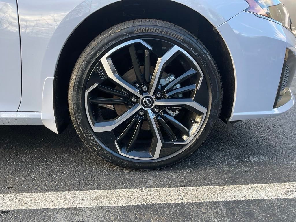 2025 Nissan Altima 2.5 SR photo 9