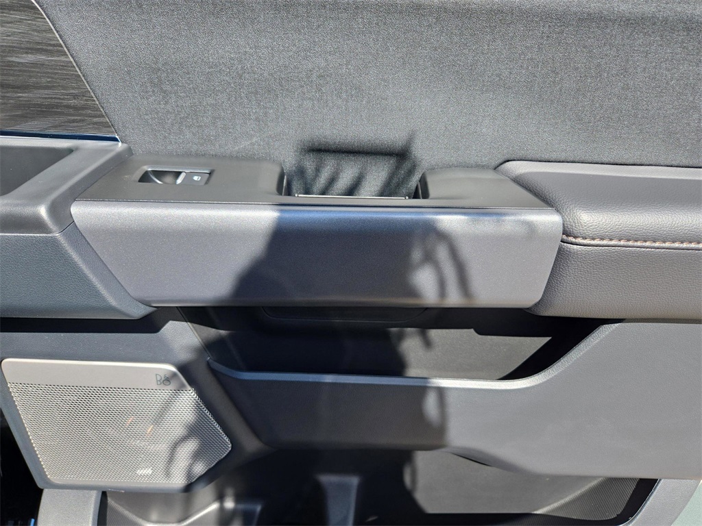 2025 Ford F-150 Lariat photo 32