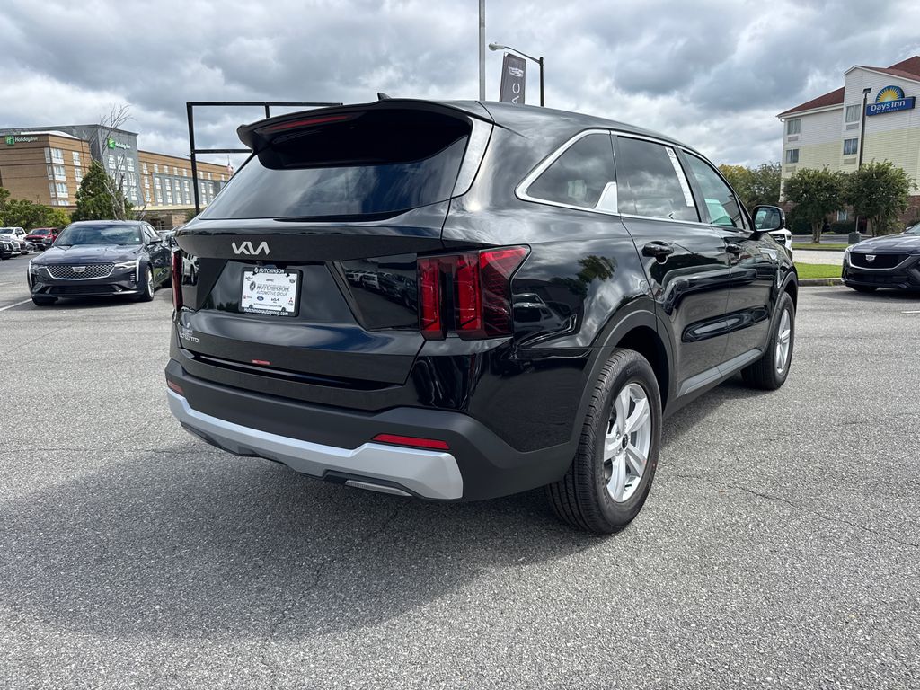 2026 Kia Sorento LX photo 3