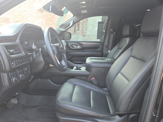 2023 Chevrolet Suburban Z71 photo 7